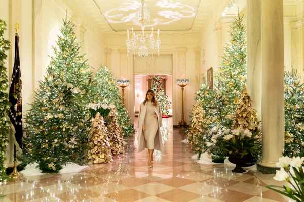 Мелания Трамп показала рождественское оформление Белого Дома: "Это прекрасная выставка патриотизма"