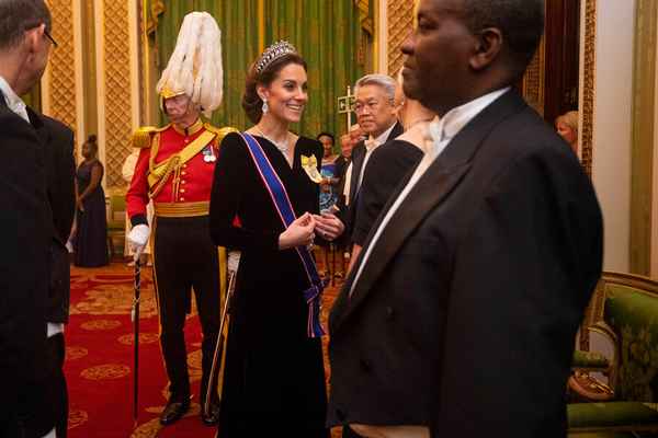 "Ведет себя, как будущая королева": Кейт Миддлон покорила всех, появившись на приеме в Букингемском дворце