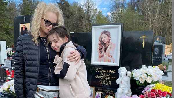 В память о Юлии Началовой подруга рассказала обо всех романах певицы, а Алдонин показал фото с ее дочерью