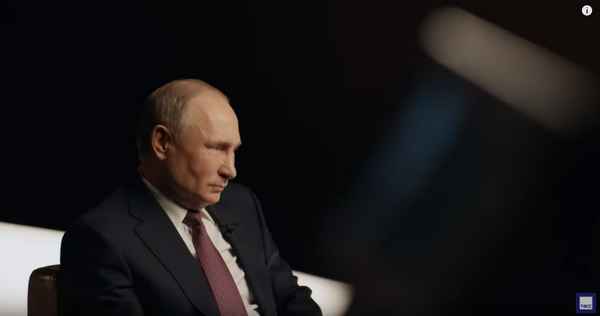 Президент РФ Владимир Путин назвал Максима Галкина "человеком без должности": "Он может шутить как угодно"