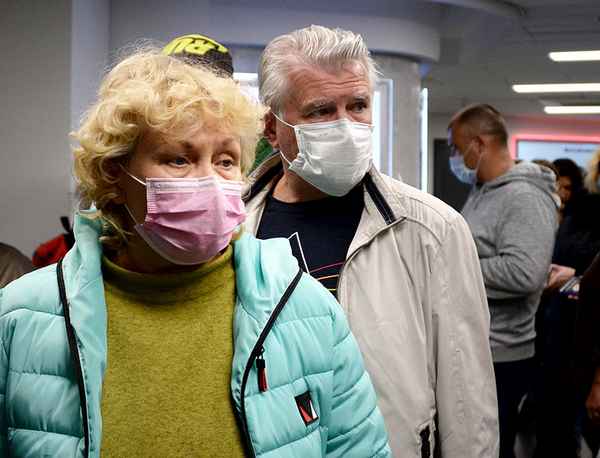 Кашляющий коронавирусом и не соблюдавший карантин Лещенко мог заразить весь столичный бомонд преклонного возраста