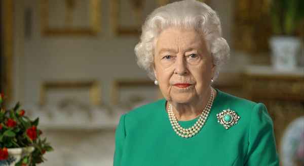 Британская королева обратилась к нации, принц Уильям вступил в активную борьбу с пандемией коронавируса