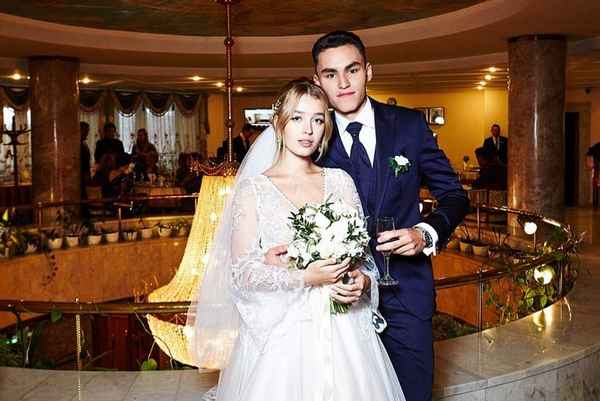 Сын солиста «Иванушек International» Кирилла Андреева женился на красотке: фото с приватной церемонии