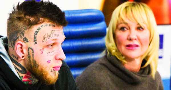 Покрытый татуировками сын Яковлевой отказывается иметь детей: "Хочу оставить свою мать без внуков"