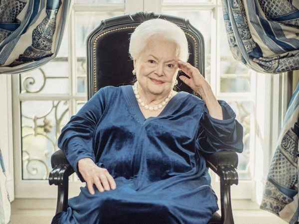 Последней голливудской кинодиве Оливии Де Хэвилленд исполнилось 104 года: актриса принимает поздравления
