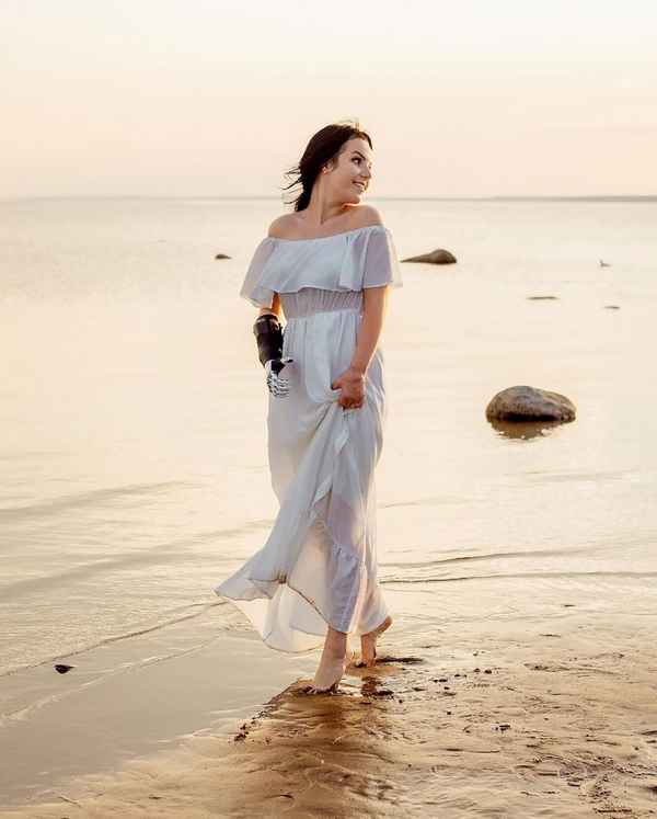Маргарита Грачева показалась в нежном белом платье и сообщила о радостном событии: "Да! Я выхожу замуж!"