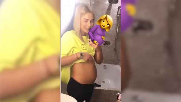 Наталья Рудова готовится впервые стать матерью: актриса появилась на публике с округлившимся животом