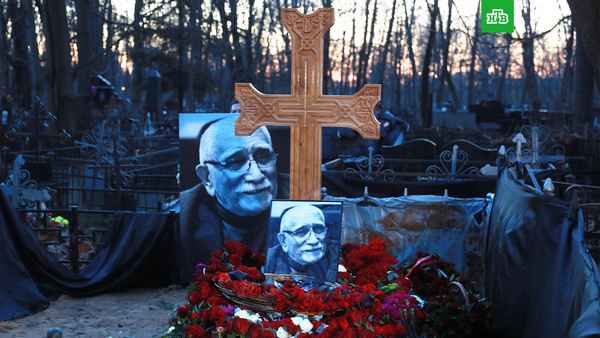 Вскрылись детали прощания с Арменом Джигарханяном: охранник Ваганьковского кладбища рассказал все как есть