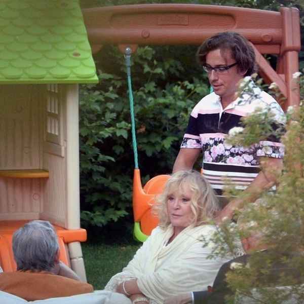 Фото Аллы Пугачевой «будто в инвалидной коляске» и звезды телестройки Дарьи Пынзарь попали Сеть