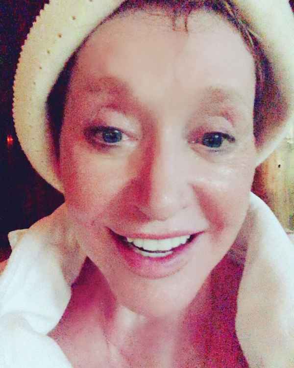 "Слов нет, до чего хороша": 72-летняя Пугачева показала фото без макияжа после бани и произвела фурор