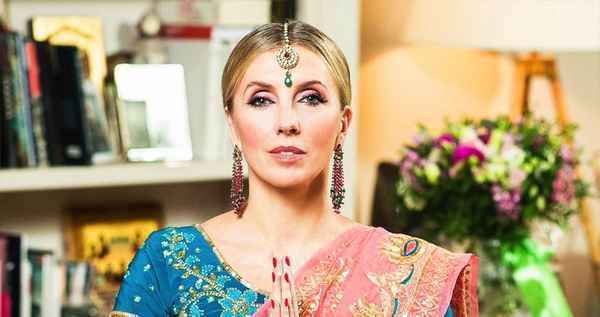 Индийское сари и плюмаж из перьев: Светлана Бондарчук в день рождения устроила костюмированную вечеринку