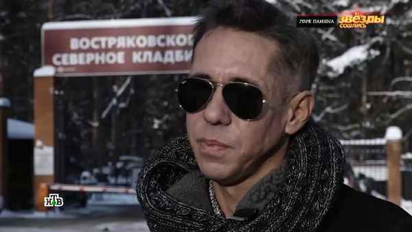 "У меня отвисла челюсть": Алексей Панин впервые поделился печальными подробностями прощания с мамой