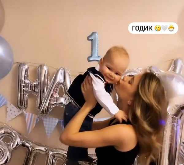 «Ничего себе время летит!»: невестка Валерии и супруга Никиты Преснякова показали трогательные фото малышей