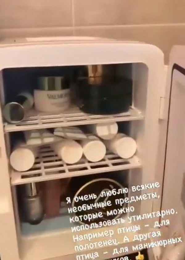 Каждая баночка за 5000 рублей: Елена Малышева показала свою ванную комнату, чем отвернула от себя россиян