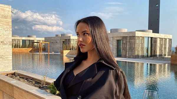 Анастасия Решетова будет худеть за 234 тысячи рублей в сутки: модель показала апартаменты на морском побережье
