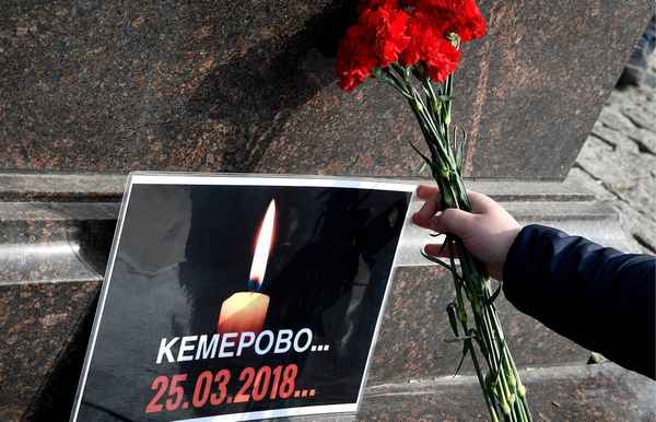 В России объявлен день национального траура: вся страна скорбит о погибших в Кемерово