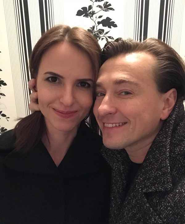 Официальное сообщение: Сергeй Безруков и Анна Матисон станут родителями во второй раз
