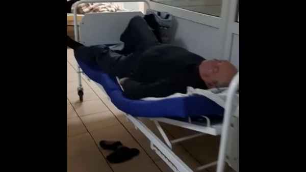 У борющегося с paком тяжелобольного Николая Караченцова врачи обнаружили новый серьезный недуг
