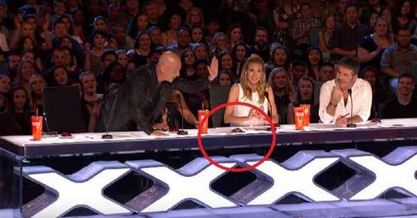 Талантливый украинец с маской собаки "разорвал" жюри и зрительный зал на шоу America’s Got Talent