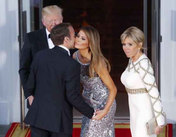 Мелания Трамп в прозрачном платье за $7500 чуть не сорвала начало важных переговоров мужа в Брюсселе